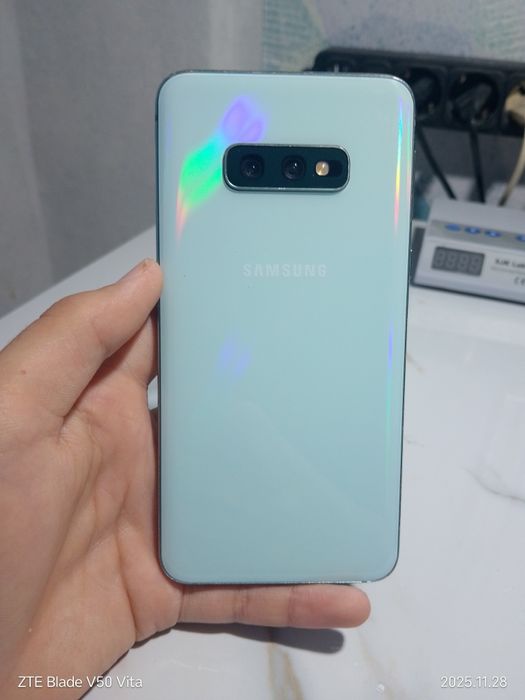 Продам Samsung s10e