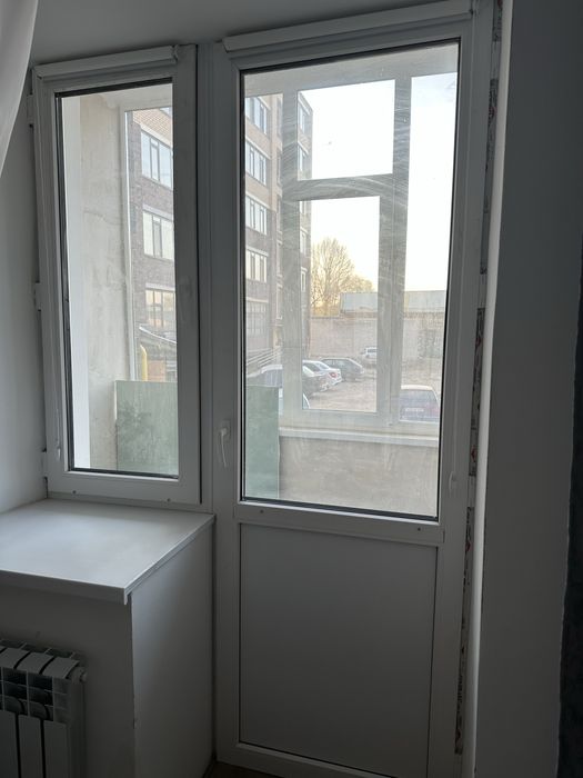 Продам балконную дверь и окно