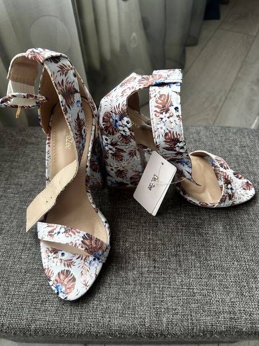 Сандали DeeZee