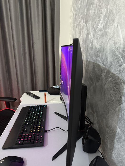 Monitor Curbat LED AOC C32G1 31.5 inch 144hz 1ms