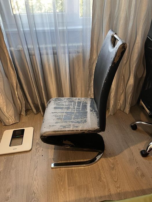 Трапезни столове