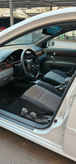 Автомобиль chevrolet lacetti 1.6l