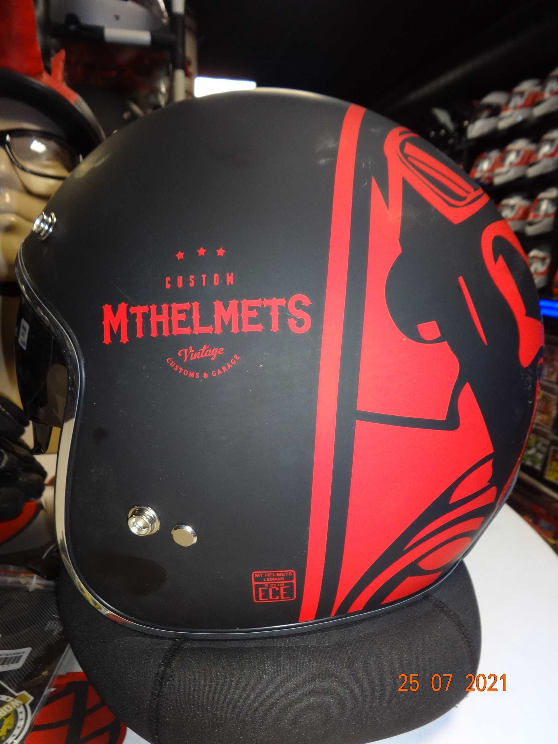 НОВО! Скутерски каски MT Helmets Le Mans различни шарки скутер мотор