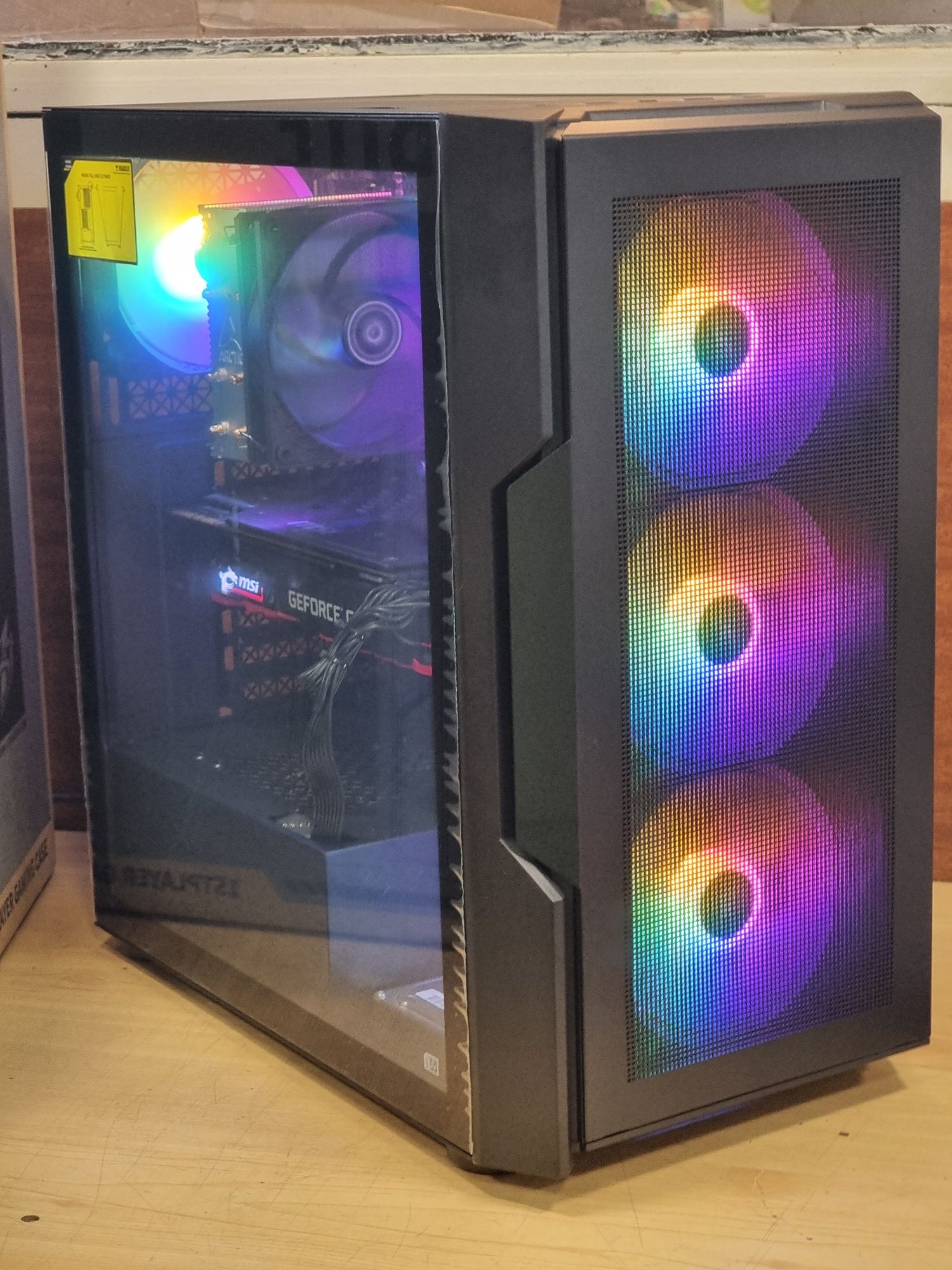 Геймърски Компютър/R7 5700G/16GB RAM/NVME-256+2TB/GTX 1080TI 11GB