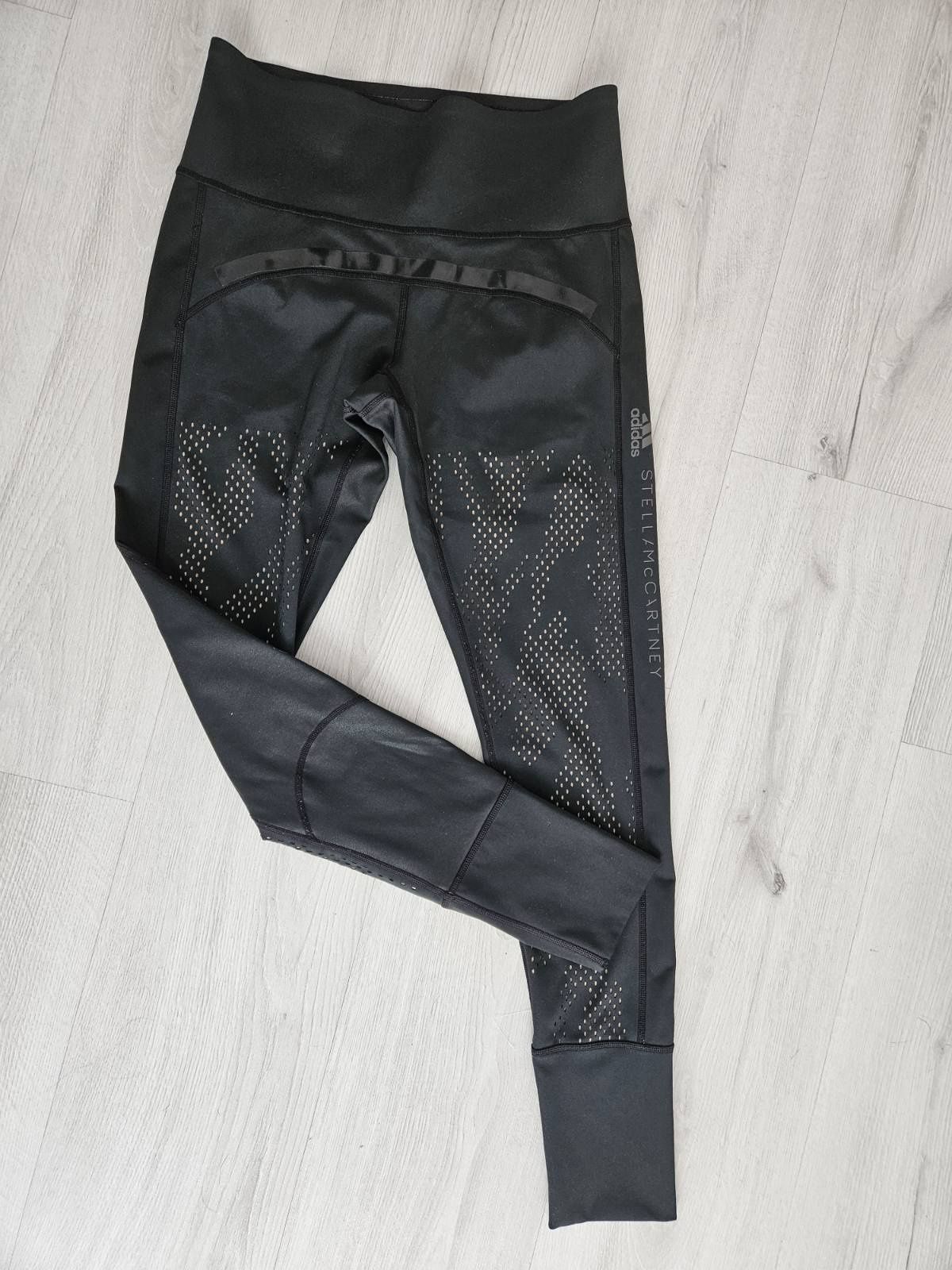 Дамски долнища на Nike.