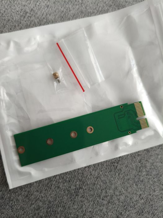 Adaptor – placă de expansiune pentru SSD NVME/AHCI