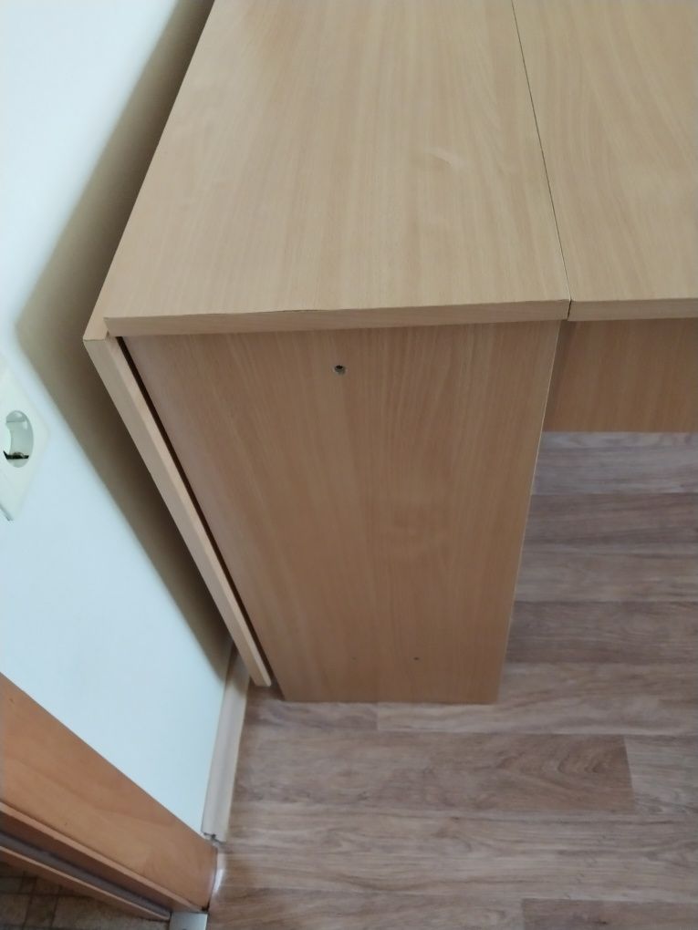 Срочно продам стол тумба