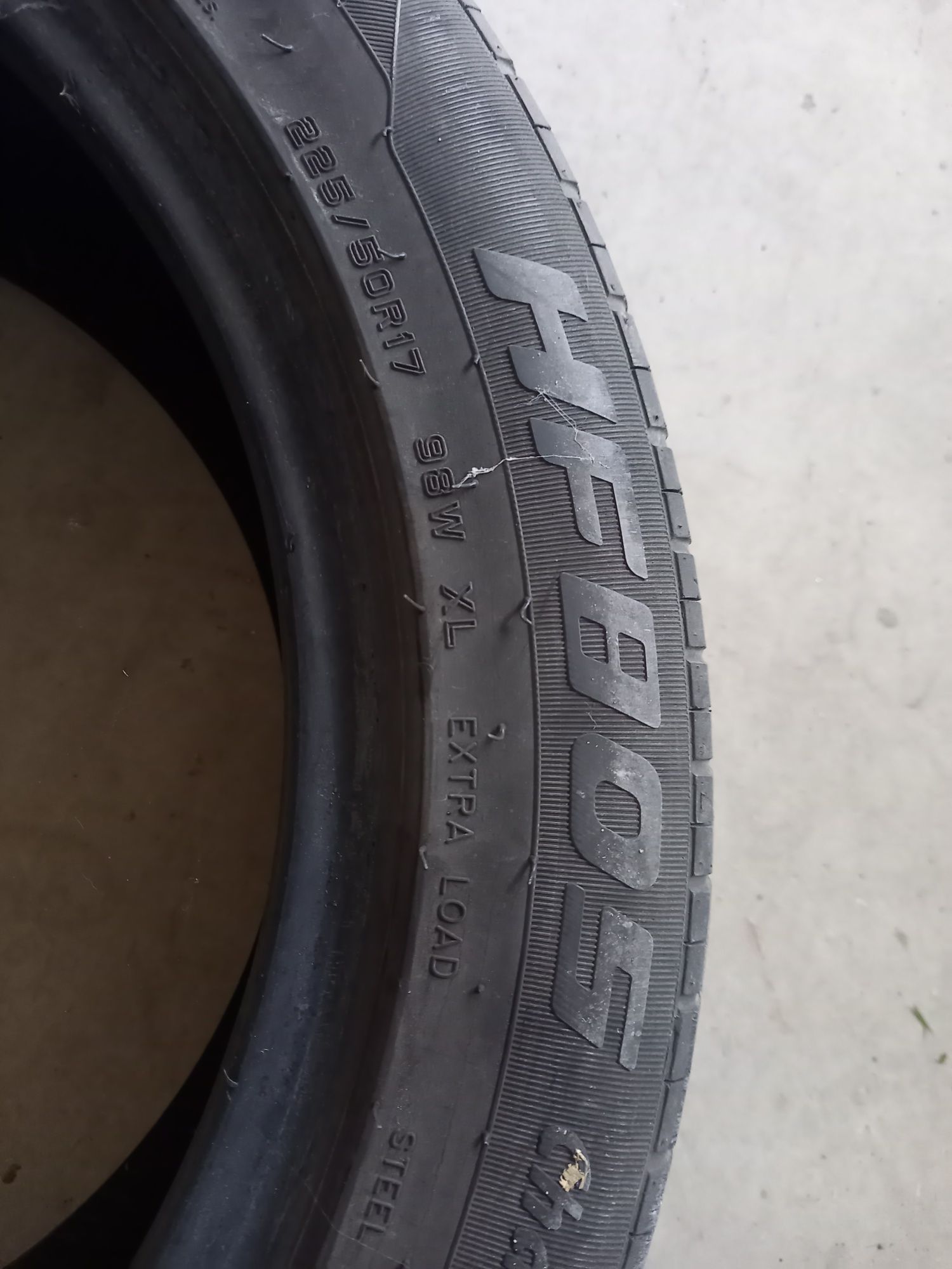 Гуми 2 броя 225/50/17 HIFLY