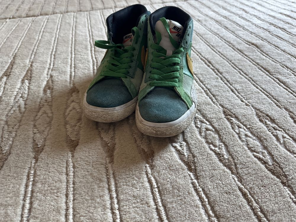 NIKE SB Blazer Mid
