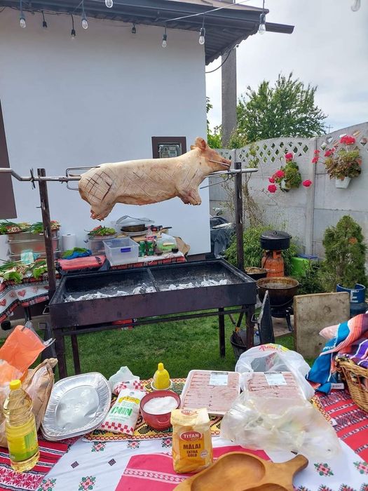 Berbecut la protap,grataragiu,ospătari,bucatari