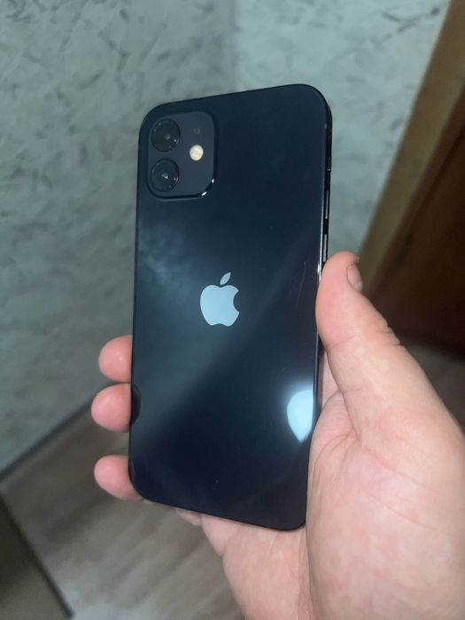 Продам айфон 12 в хорошем состояние 128 гб