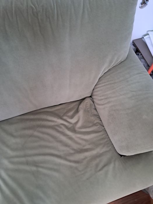 Диван със сваляща се дамаска