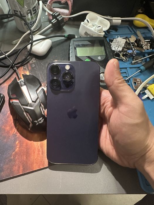 Продам айфон хр