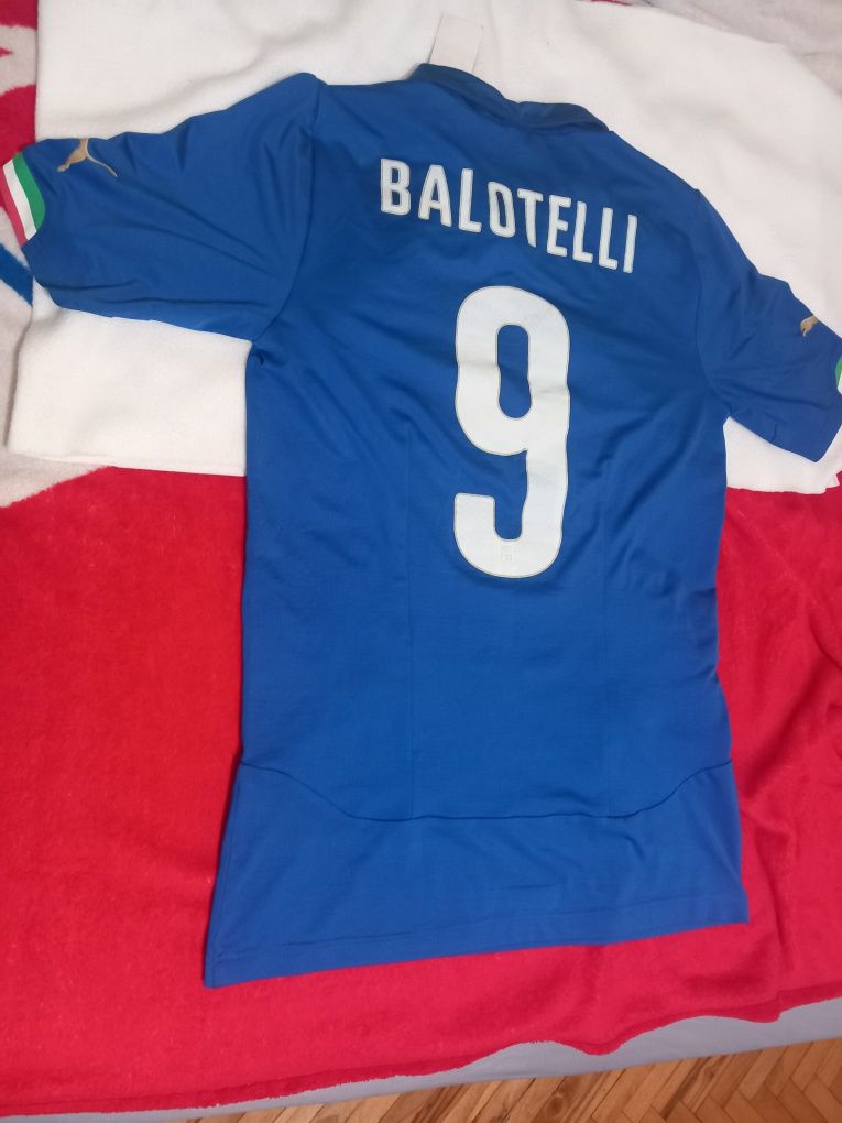 Оригинална нова фанелка ITALIA -BALOTELI размер XL