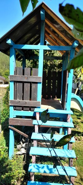 casuta lemn cu tobogan