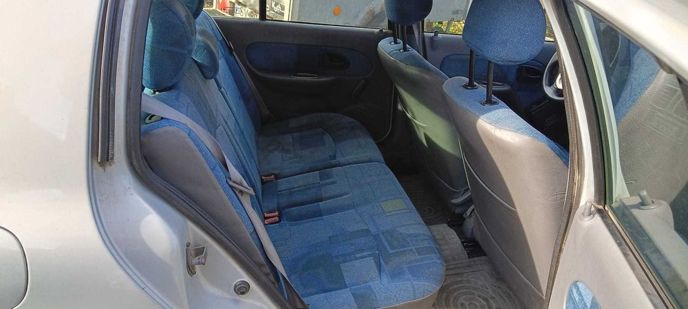 Renault Clio 2 1.2 8v