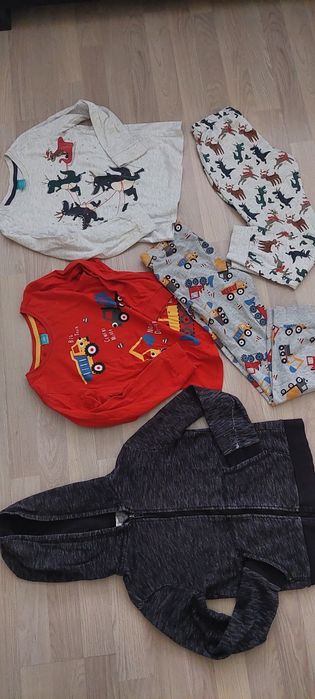 Лот HM, Little Kids две пижами и суитчер 122 см 6-8 г за момче