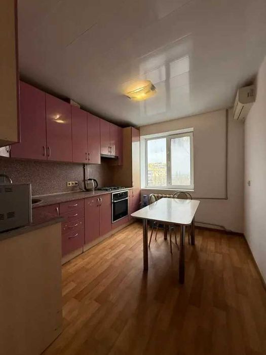 Дава се под наем Двустаен апартамент в София, Център - 64 кв.м за 397.8 € - Снимка #3