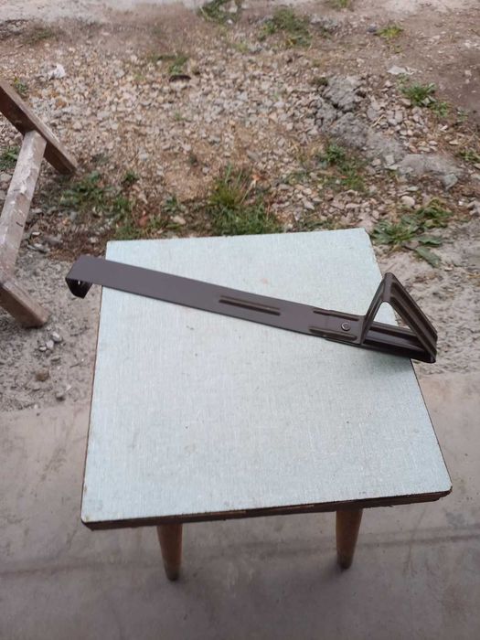 Снегозадържаща кука на Брамак