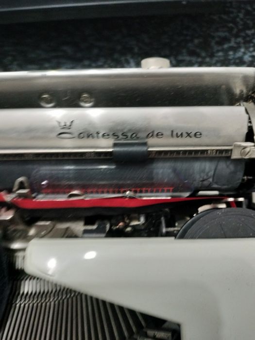 Mașina de scris Contesa de lux