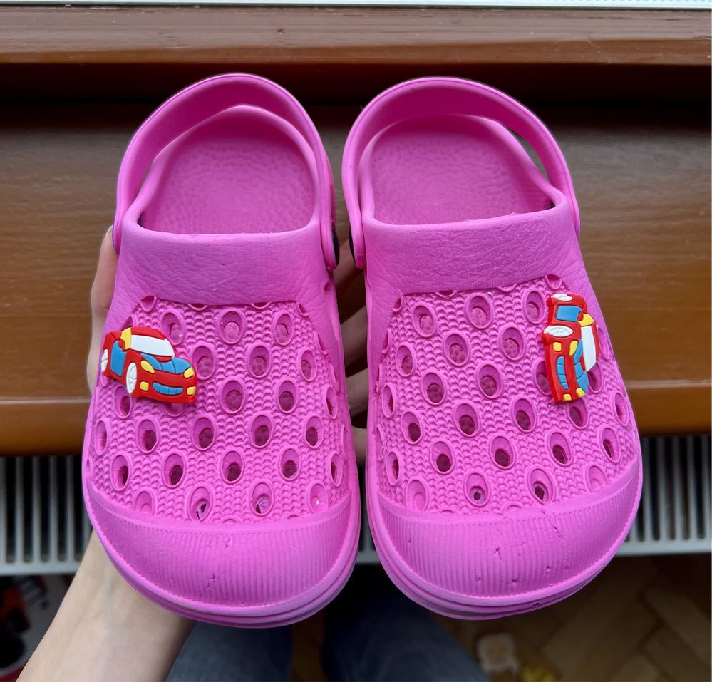 Papuci tip crocs