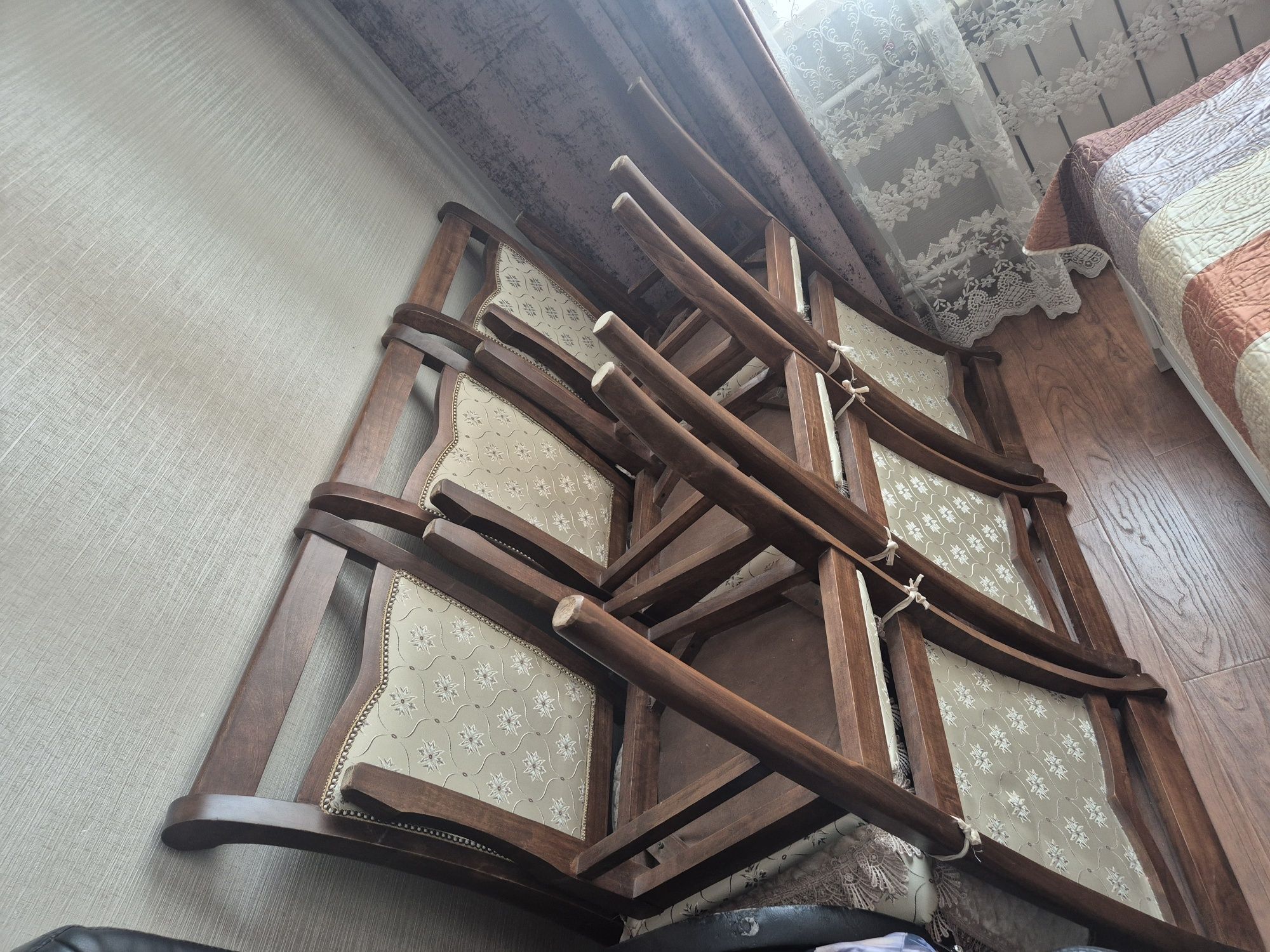 Продам кухонные стулья