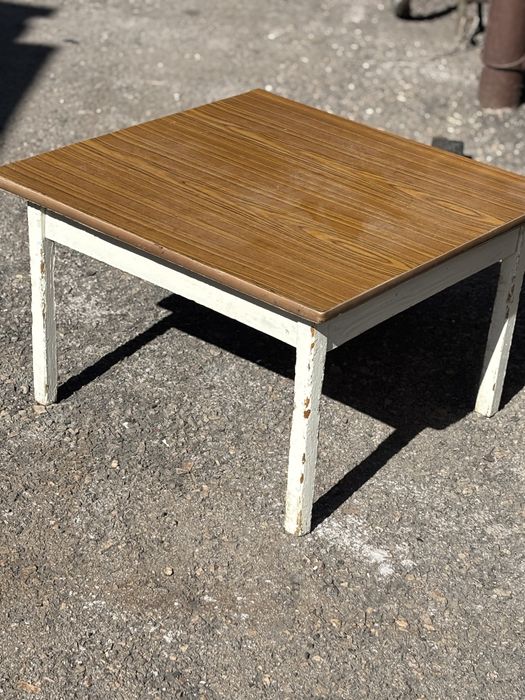 Стол низкий, для детей