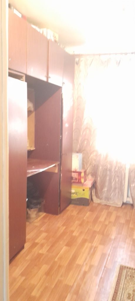 Продаётся кирпичный (красный кирпич покрытый силикатным кирпичом )