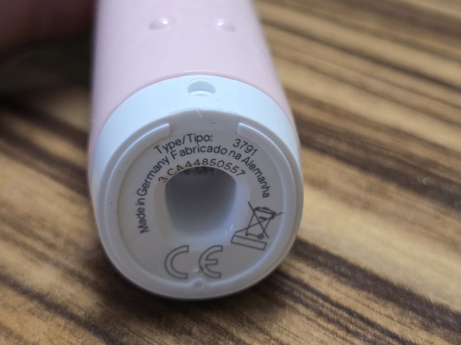 Periuta Oral B PRO 1 roză