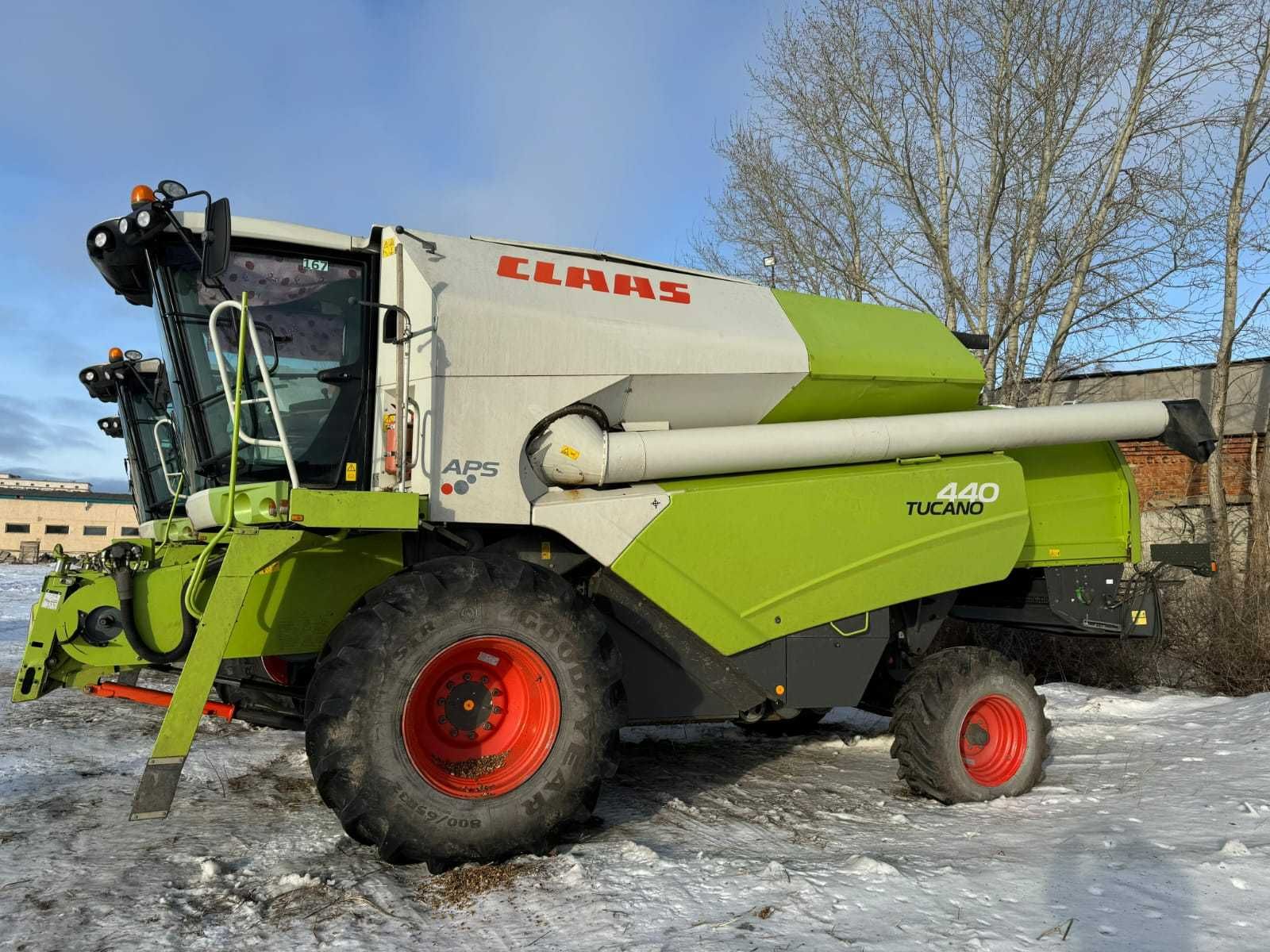 комбайн Claas Tucano 440