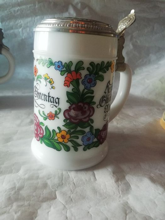 Vând halbe pentru bere