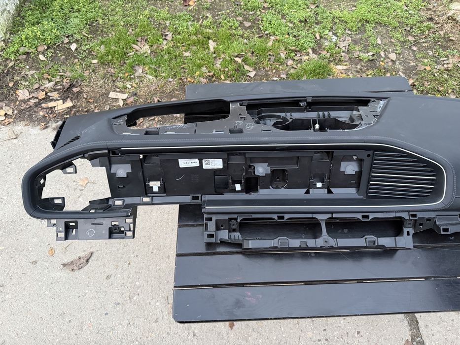 Plansa bord Mercedes GLE GLS W167 2019+ piele cu cusatura, ORIGINALA