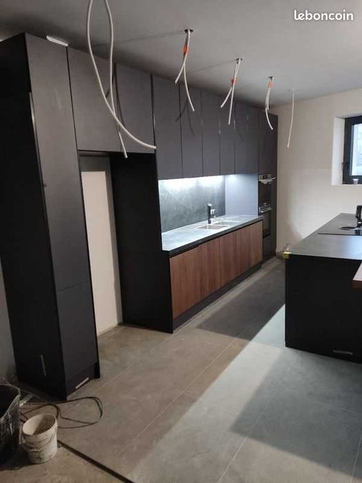 Servicii Profesionale de Tâmplărie, Montaj și Asamblare Mobilă