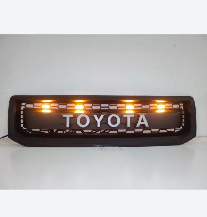 Решетка радиатора Тойота Прадо 120 gx470