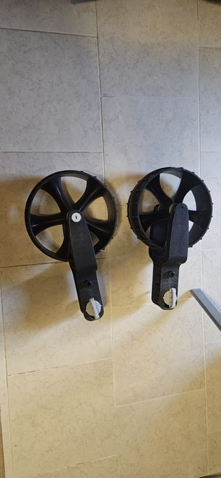 Колела за транеца на надуваема лодка на фирмата Railblaza