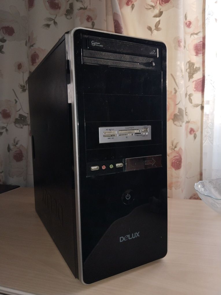 Компьютер фирмы PHILIPS