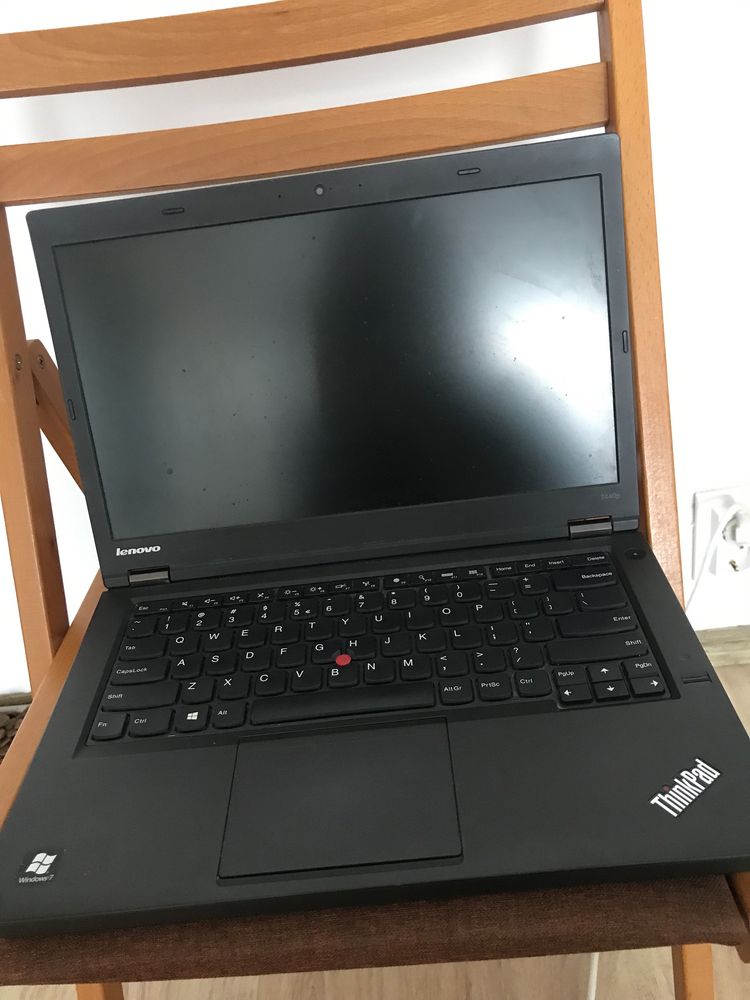 Vând laptop Lenovo ThinkPad Intel(R) Core(TM) i5-4300M negociabil