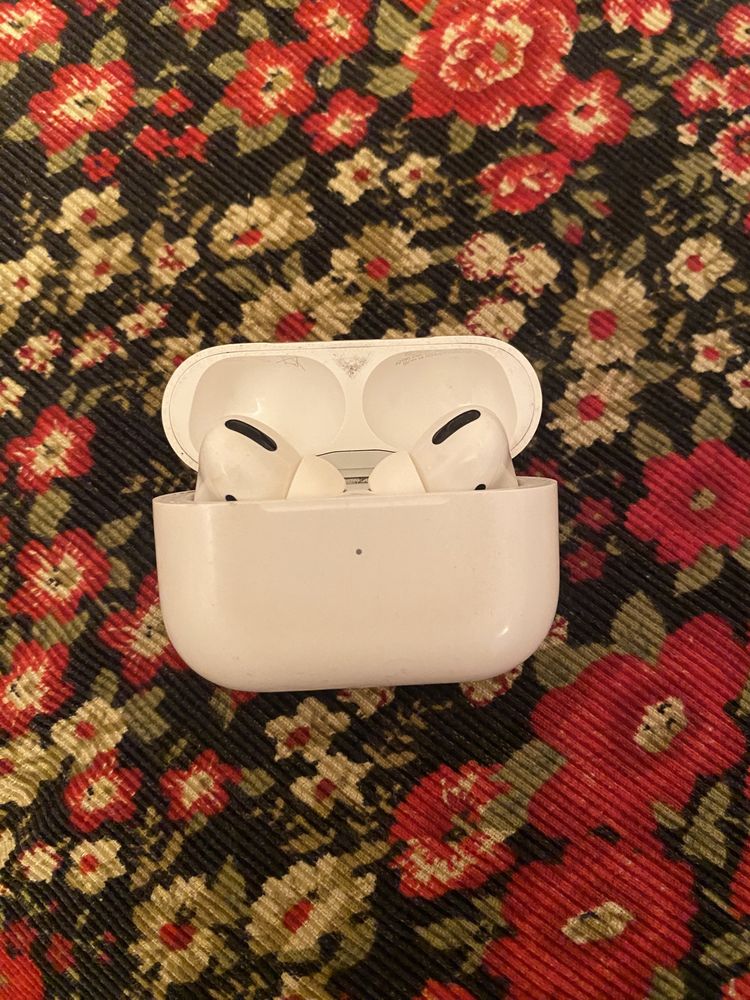 Наушники Airpods pro