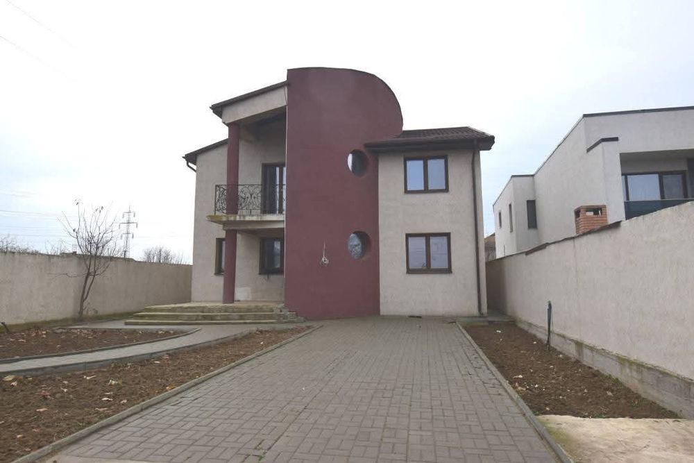 Casa Albesti, 500m teren, panouri fotovoltaice