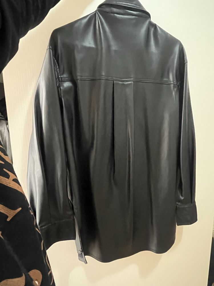 Кожено дълго яке Bershka- XS