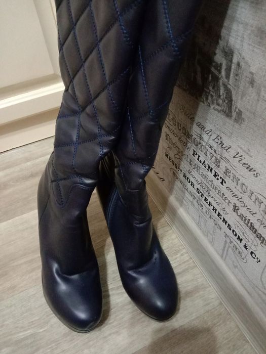 Продам женские сапоги