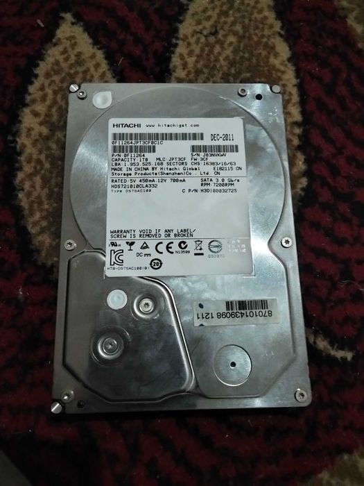 Продаю жесткий диск hitachi торг есть