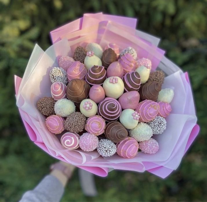 Клубника в шоколаде. Подарок. Доставка цветы. АСТАНА