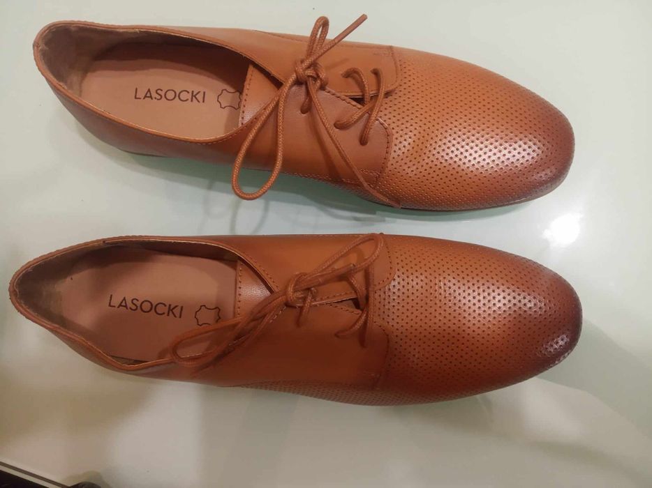 Естествена кожа нови обувки