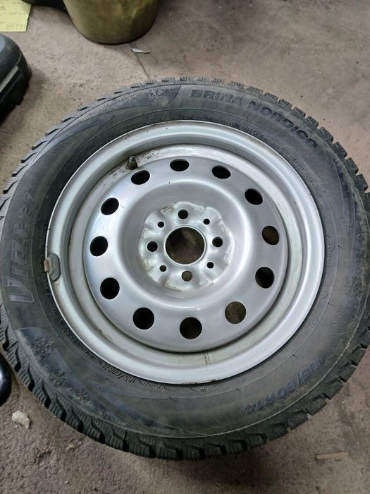 Продам комплект зимних шипованных колес на дисках