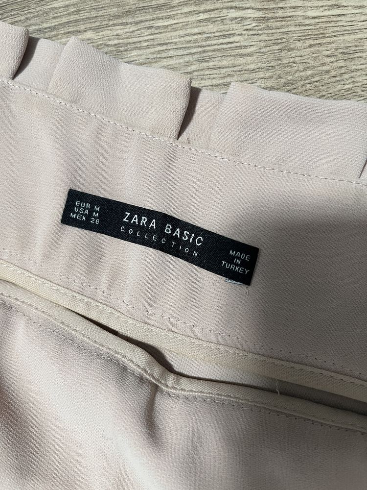 Pantaloni Zara  masura  M