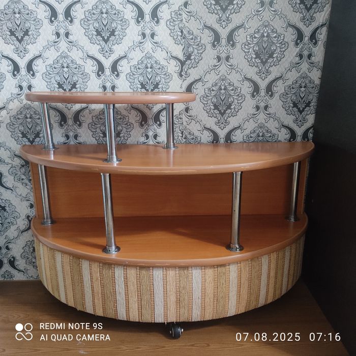 Продам не дорого стол