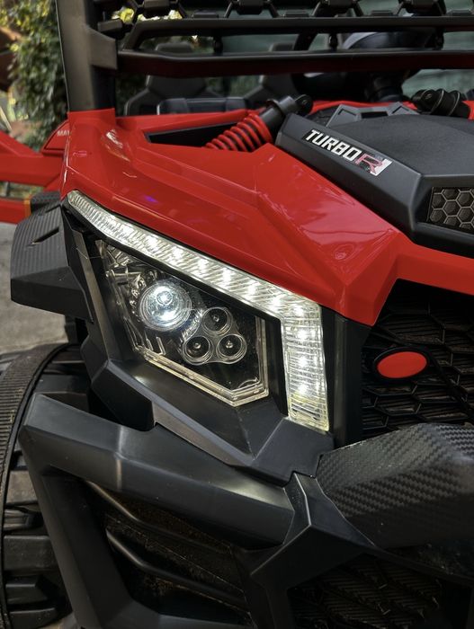 Детски  електрически двуместен джип