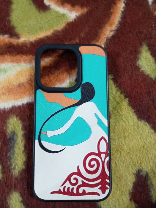 Чехол на iPhone 15 pro в хорошо состаяние