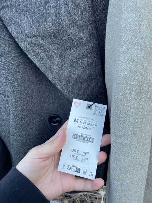 Zara късо палто/ XS размер/ чисто ново!